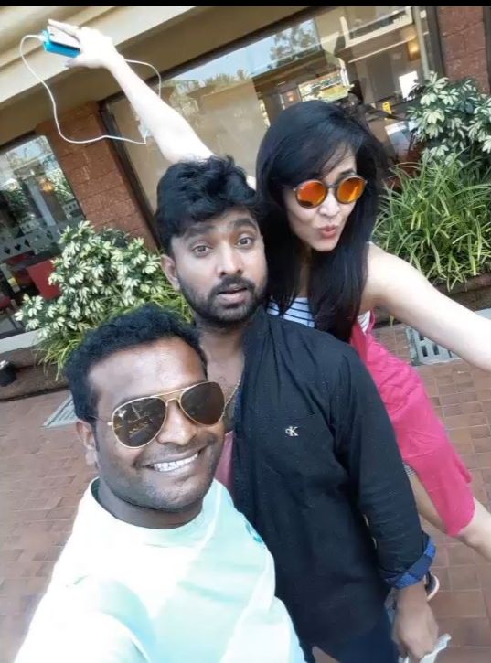 Jabardasth Team in Goa Trip Photos