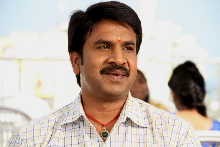 Jayammu Nischayammu Raa Movie New Stills