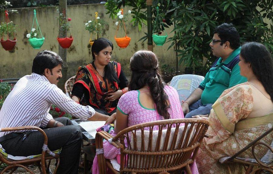 Jayammu Nischayammu Raa Movie New Stills