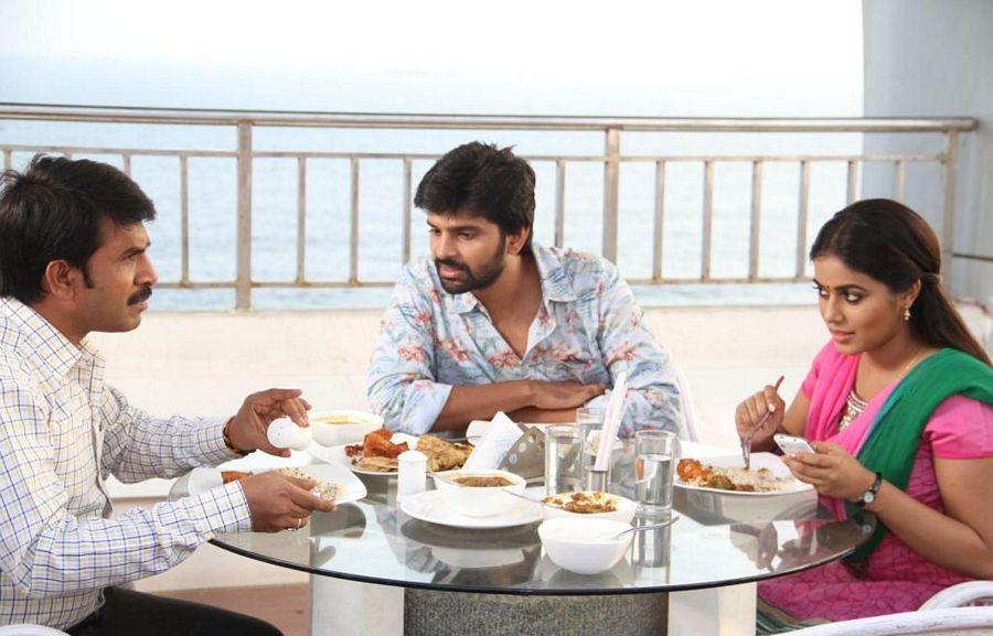 Jayammu Nischayammu Raa Movie New Stills