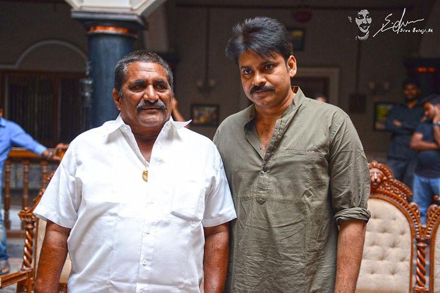 Pawan Kalyan's on the Sets of Katamarayudu Movie