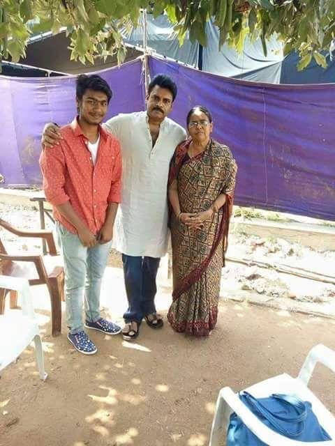 Power Star Pawan Kalyan on the sets Location of Katamarayudu Movie