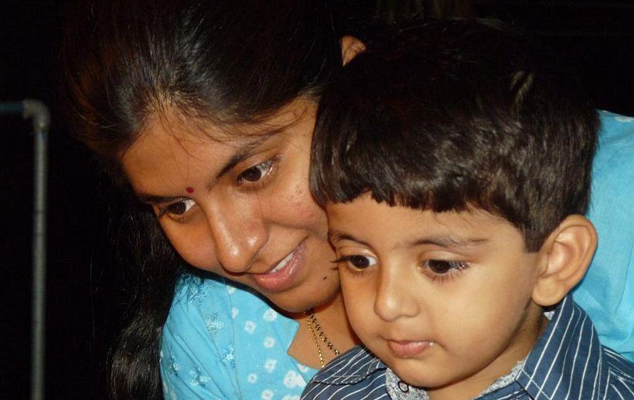 Serial Actress Sravani Rare & UNseened with Family Photos