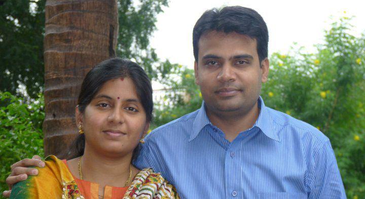 Serial Actress Sravani Rare & UNseened with Family Photos