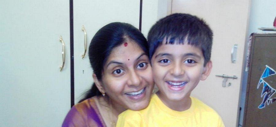 Serial Actress Sravani Rare & UNseened with Family Photos