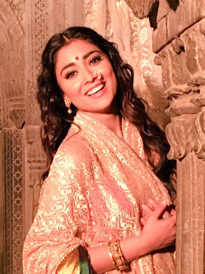 Shriya Saran LEAKED Stills in Gautamiputra Satakarni Movie