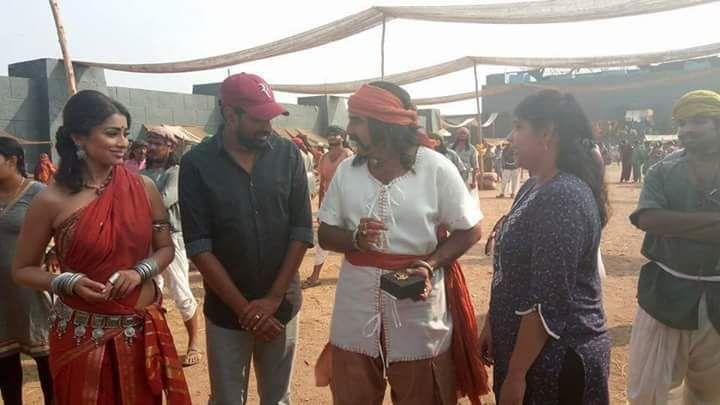 Shriya Saran LEAKED Stills in Gautamiputra Satakarni Movie