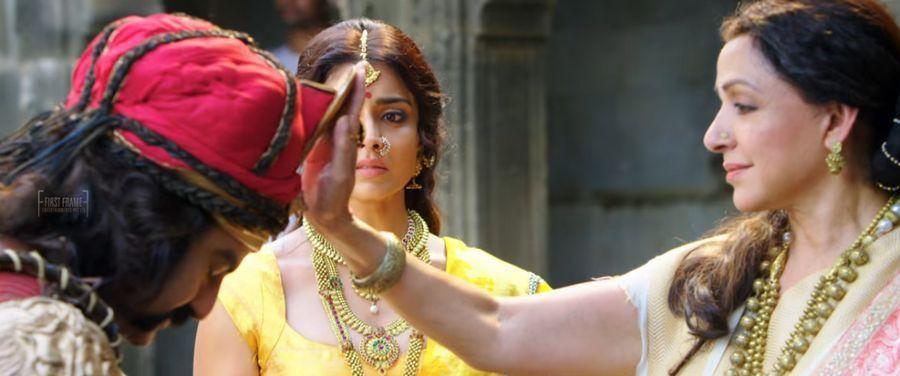 Shriya Saran New Stills in Gautamiputra Satakarni Movie