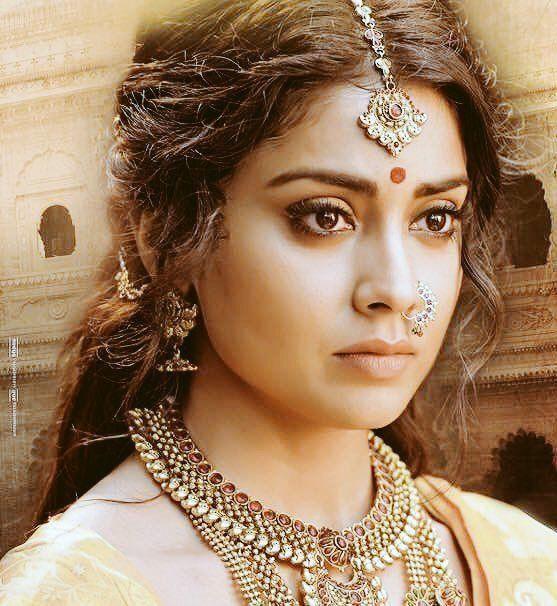 Shriya Saran New Stills in Gautamiputra Satakarni Movie