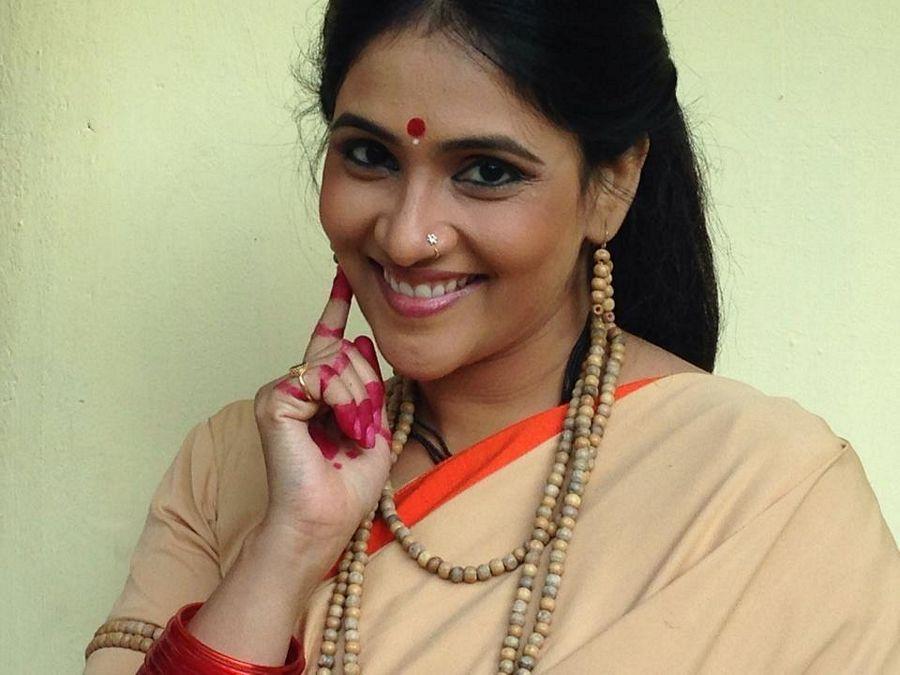 TV Anchor Gayatri Bhargavi Rare & UNseened Photos