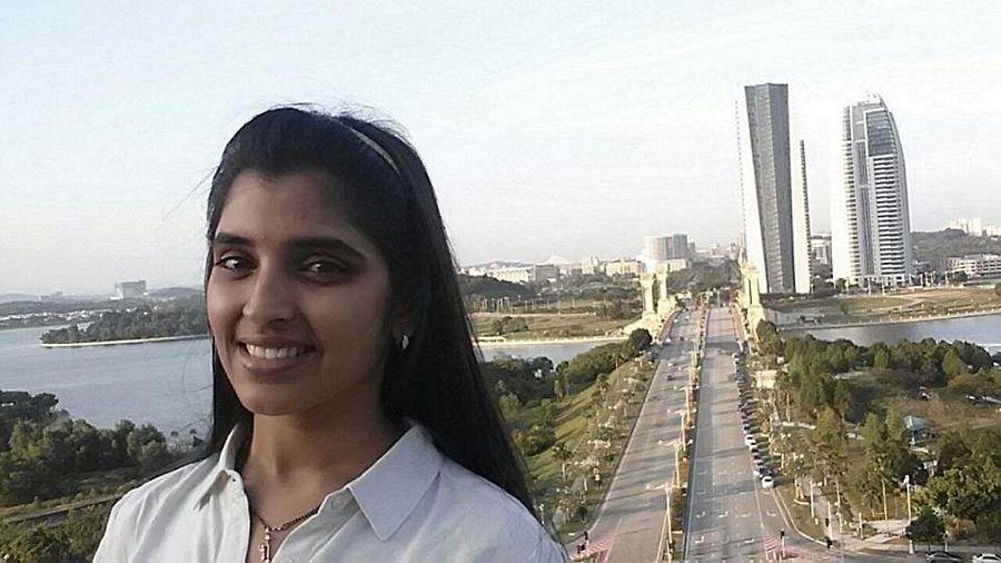 Telugu TV Anchor Shyamala Rare & UNseened Photos