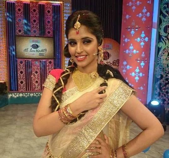 Telugu TV Anchor Shyamala Rare & UNseened Photos
