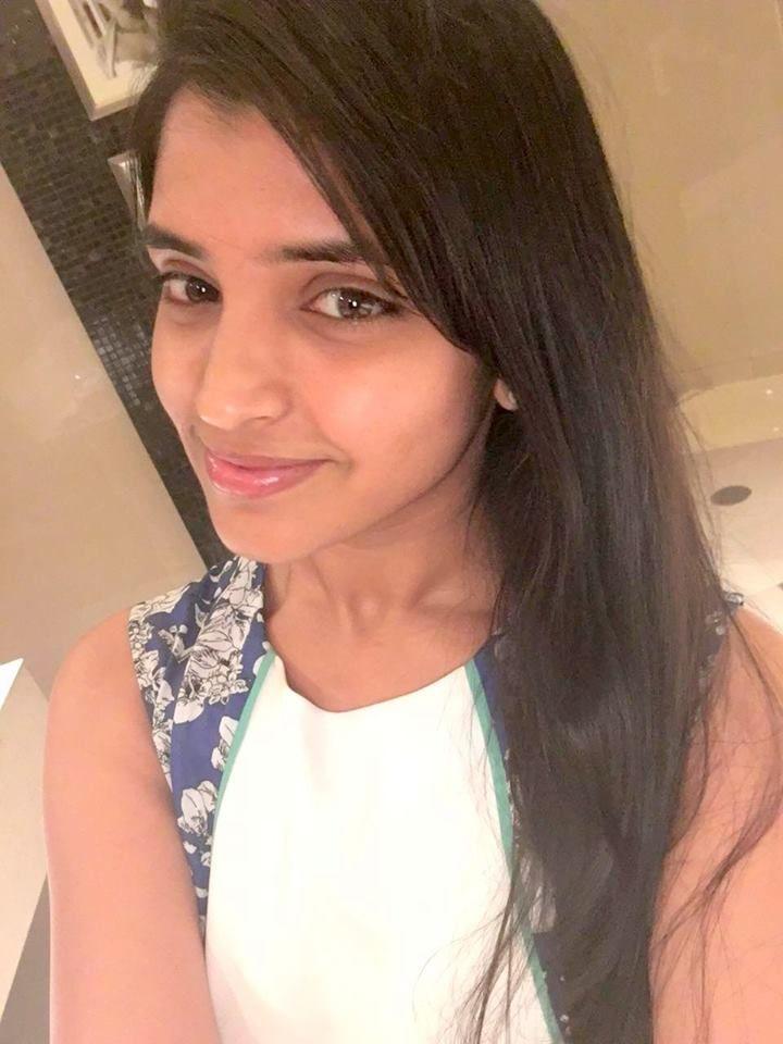 Telugu TV Anchor Shyamala Rare & UNseened Photos