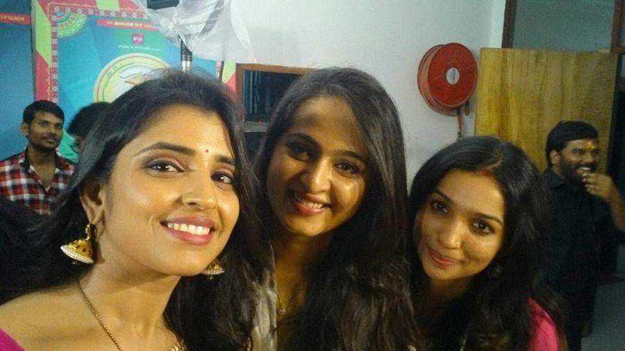 Telugu TV Anchor Shyamala Rare & UNseened Photos