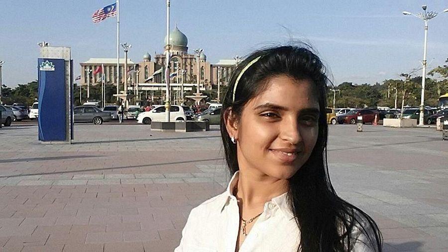 Telugu TV Anchor Shyamala Rare & UNseened Photos