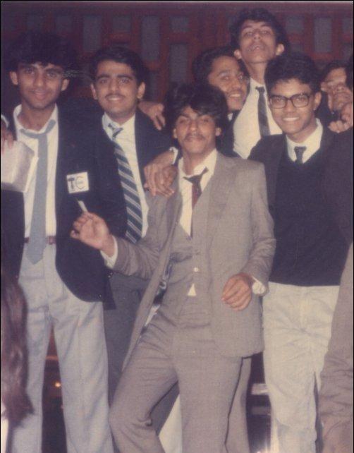 Very Rare & UNSeened Photos of Shahrukh Khan