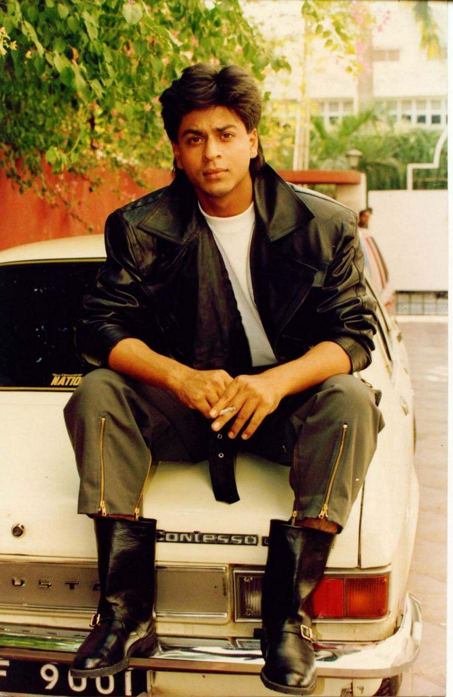 Very Rare & UNSeened Photos of Shahrukh Khan