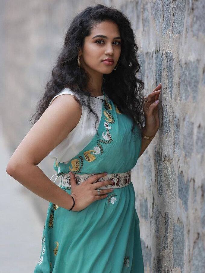Singer Manisha Eerabathini Amazing Images In Saree