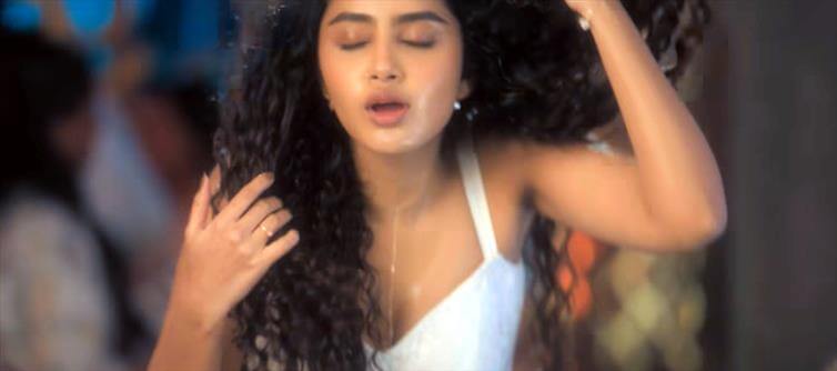 “He Was Romantic One Day, Aggressive The Next” — Anupama’s Toxic Ex Story