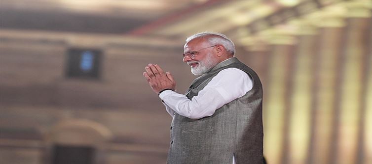 వరాల జల్లు కురిపిస్తున్న ప్రధాని మోదీ?