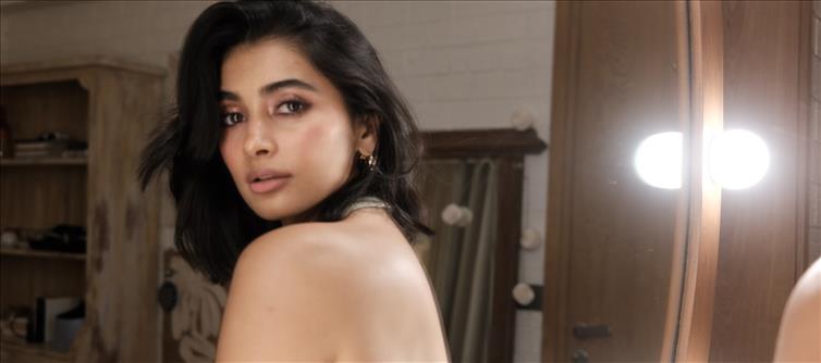 Pooja Hegde Drops a Stunning Mirror-Room Photoshoot That Is Pure Elegance With a Bold Edge