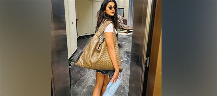 Pooja Hegde Looking THIS Hot in Denim Shorts is Illegal