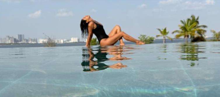 IHG's Jaw-Dropping Poolside Photo Steals Hearts