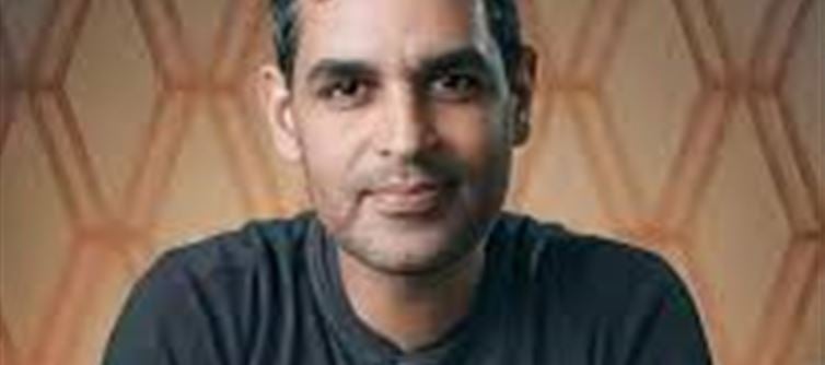 💼 Wealthy Businessman Reveals Driver’s Salary: Sparks Debate on Dignity & Transparency