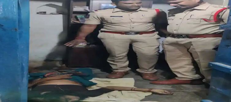 తల్లిని కొట్టి చంపిన కొడుకు.. కారణం ఏంటో తెలుసా?