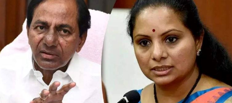 దేవుడు అంటూనే కవిత.. కేసీఆర్ ను రాజకీయ సమాధి చేస్తుందా?