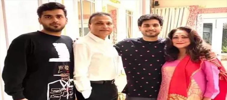 Tina Ambani unseen pics in printed kurta!!