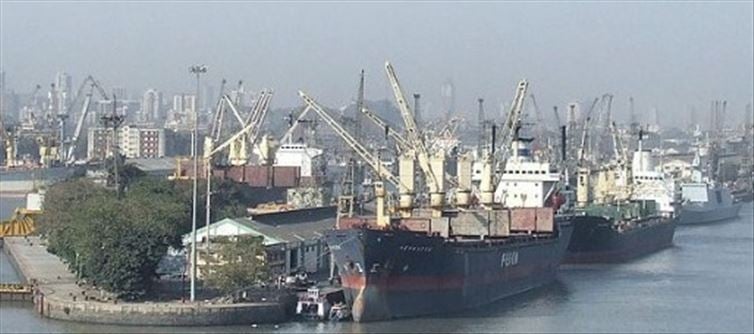 240,000 Indian Sailors, One War Zone, Zero Diplomatic Cover — Why Does New Delhi Go Silent Every Time the Strait of Hormuz Burns?