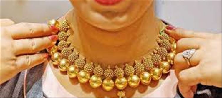 పసిడి ప్రియులకు శుభవార్త.. మళ్లీ పడిపోయిన ధరలు..!!