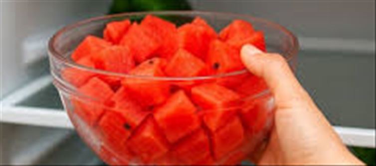 🍉 Is Cut Watermelon Stored in the Fridge Safe to Eat?