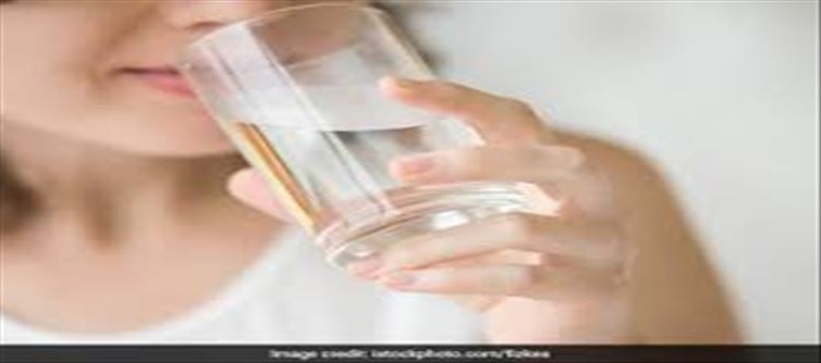 What are the benefits of Drinking Water early morning on an Empty Stomach?