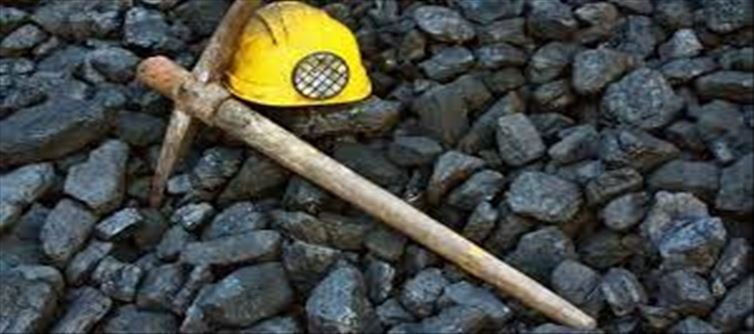 What is India's target for coal mine closure by 2070?