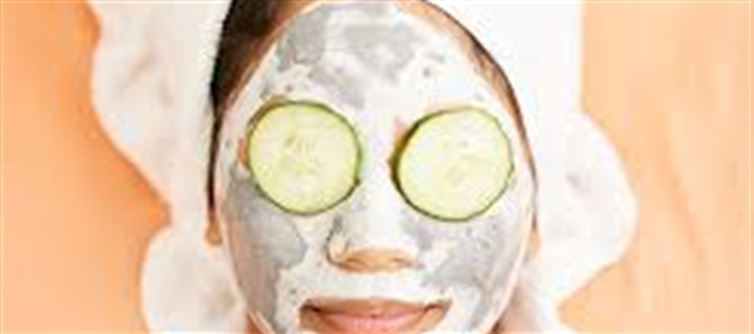 3 DIY Winter Face Masks for Dry Skin