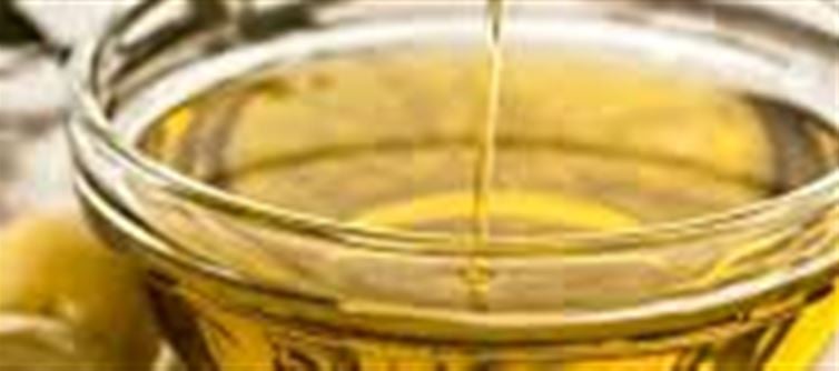 🪄 6 Natural Oils That Tame Frizzy Hair & Secretly Boost Hair Growth Faster