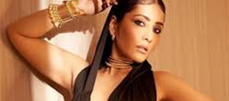 🌟 Raashi Khanna Slays in Boss Lady Black: 7 Reasons She Owned the Look