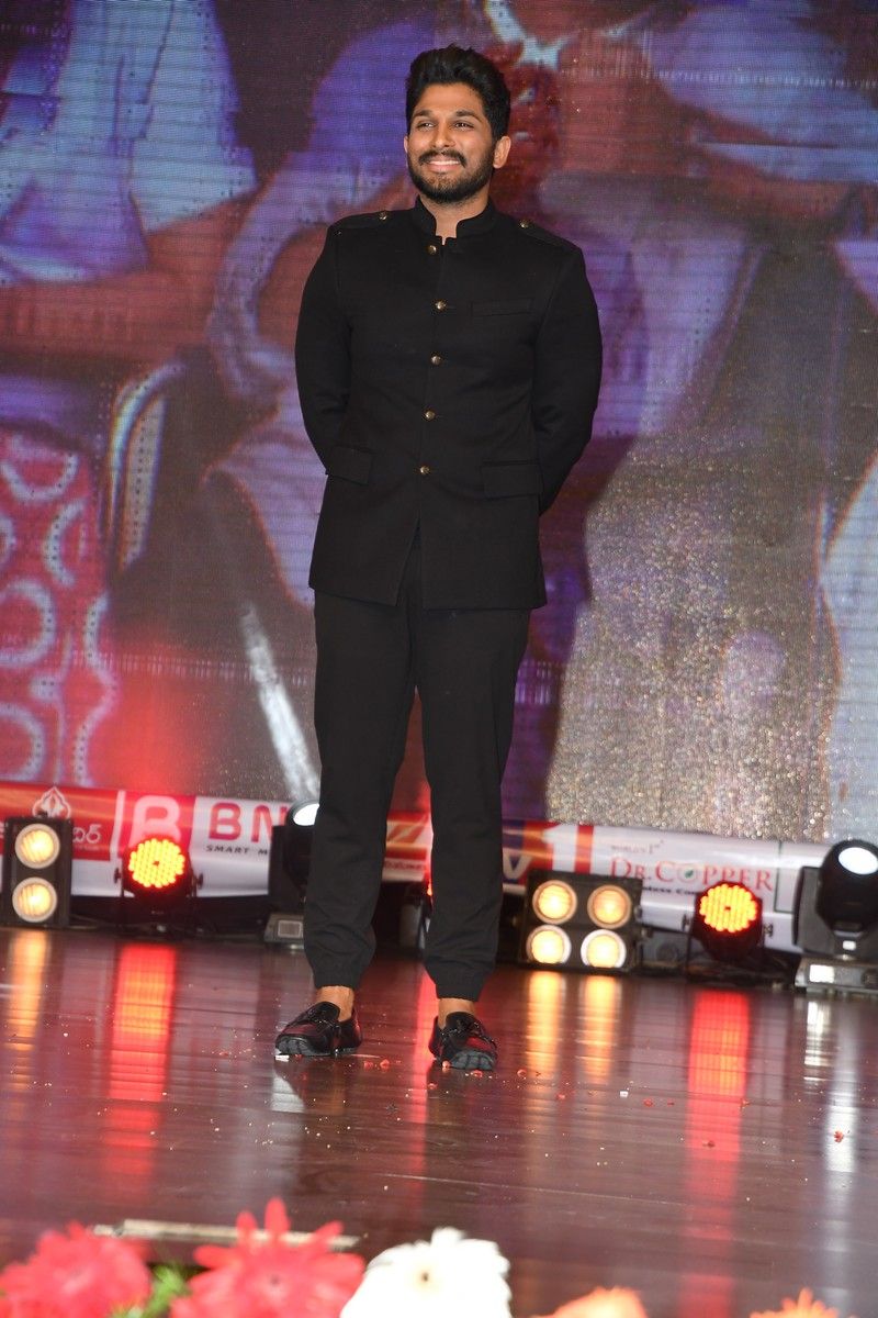 Allu Arjun Stills at DJ Duvvada Jagannadham Audio Launch Photos