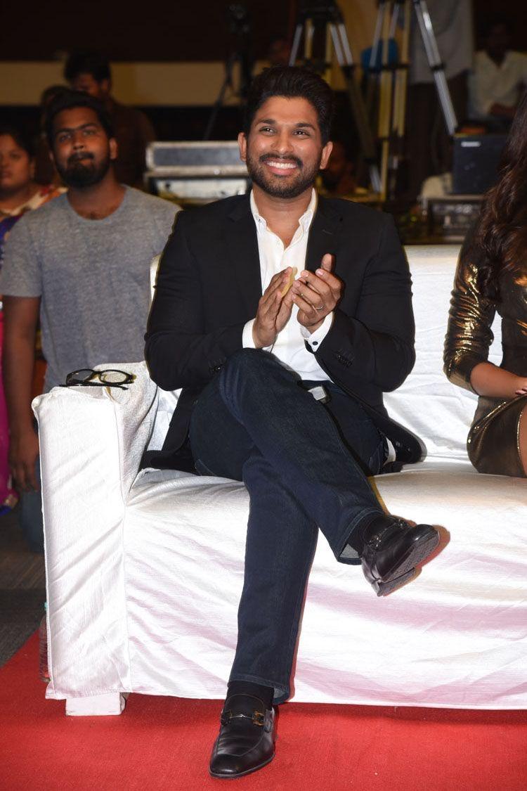 Allu Arjun at Duvvada Jagannadham Thankyou Meet Photos