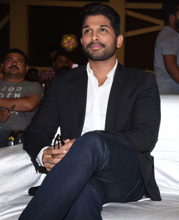 Allu Arjun at Duvvada Jagannadham Thankyou Meet Photos