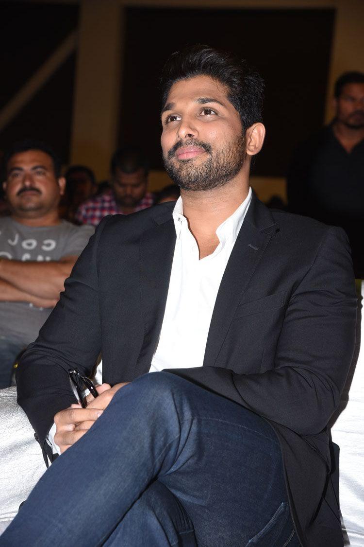 Allu Arjun at Duvvada Jagannadham Thankyou Meet Photos