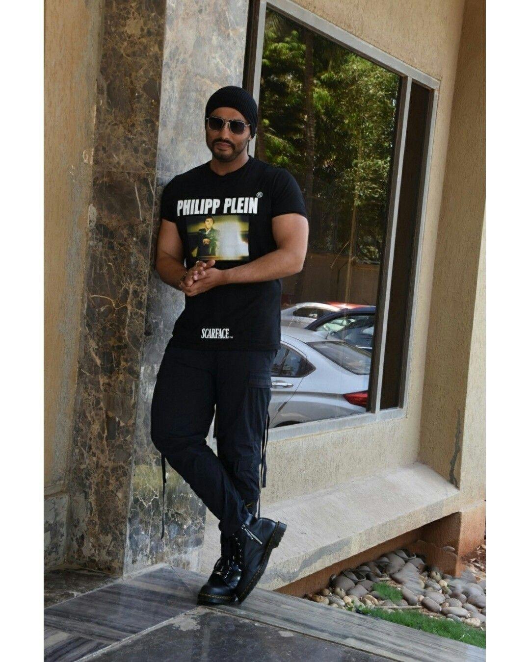 Arjun Kapoor spotted outside the gym