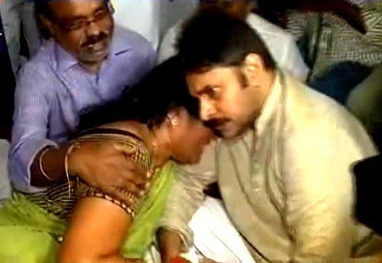 EXCLUSIVE IMAGES: Pawan Kalyan Meets Vinod Royals Family