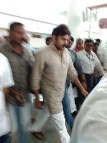 EXCLUSIVE IMAGES: Pawan Kalyan Meets Vinod Royals Family