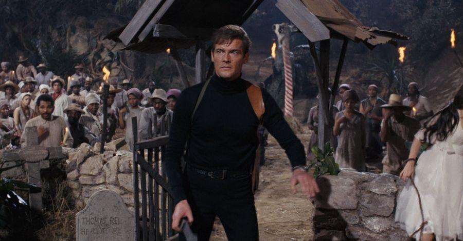 James Bond Actor Roger Moore Photos