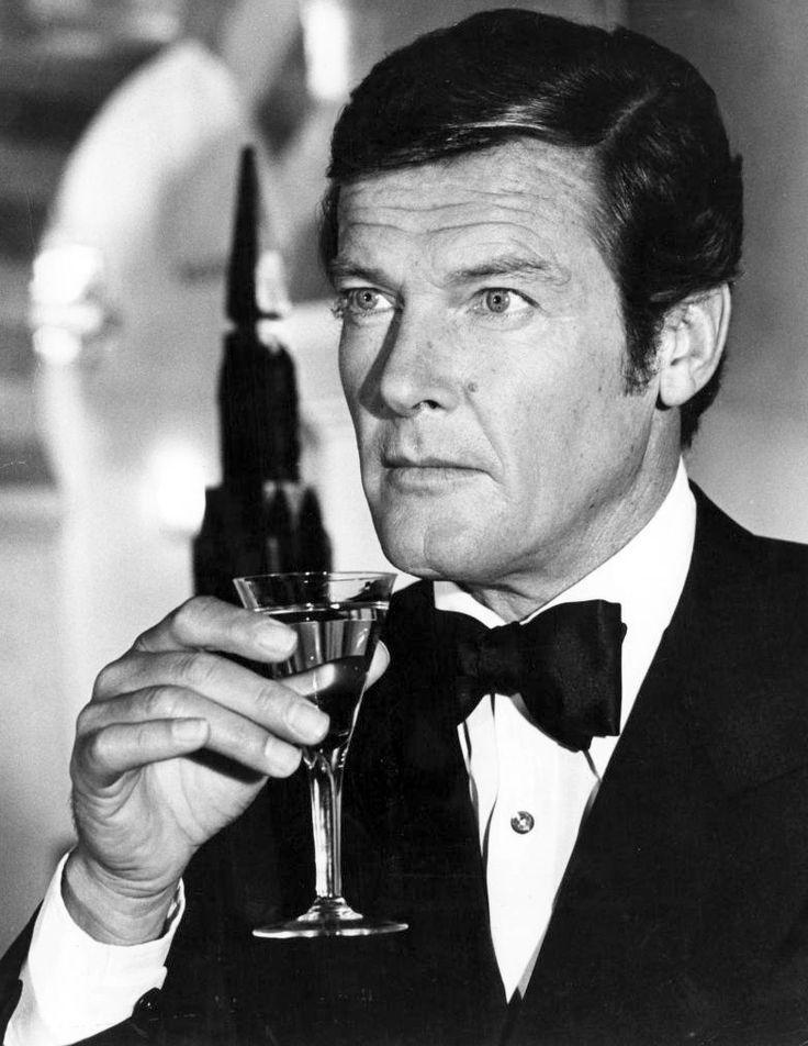 James Bond Actor Roger Moore Photos