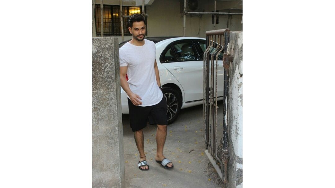 Kunal Khemu seen at Juhu