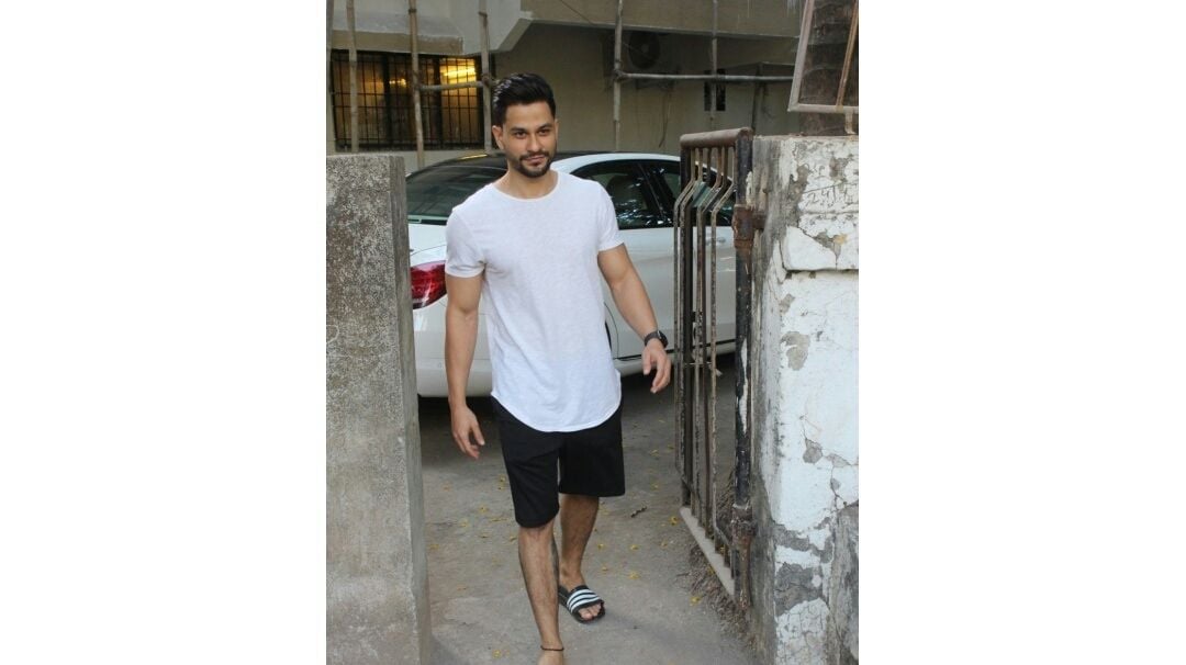 Kunal Khemu seen at Juhu